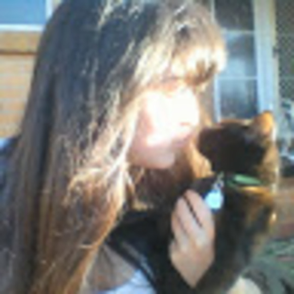 Meet your Posher, Victoria - Picture 3 of 3